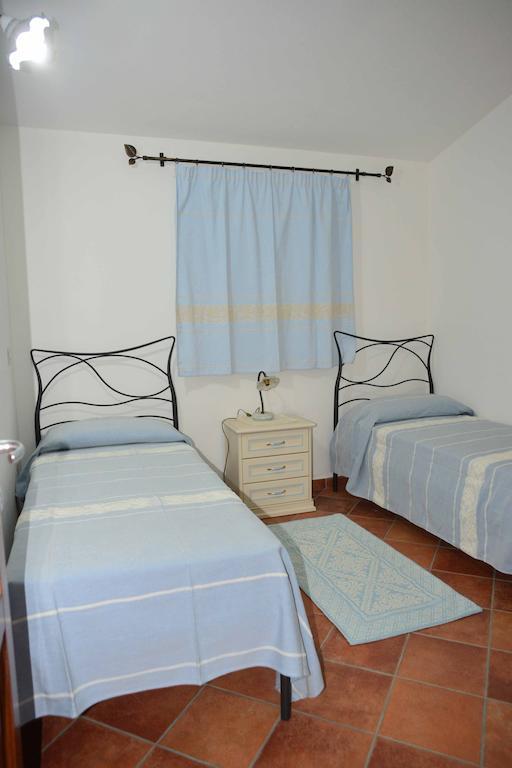 Apartamento Oleandro Lotzorai Habitación foto